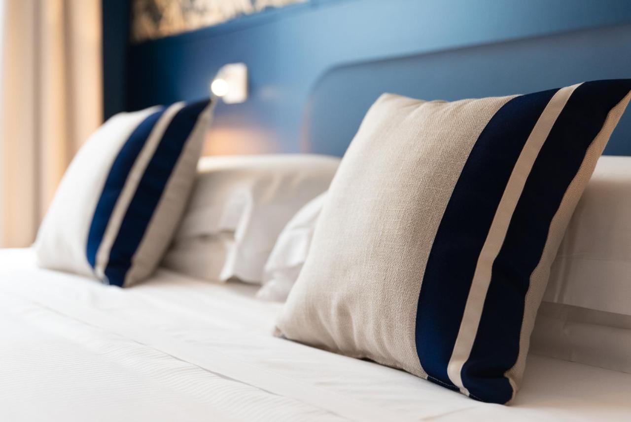 Hotel Monte Rosa Кьявари Экстерьер фото