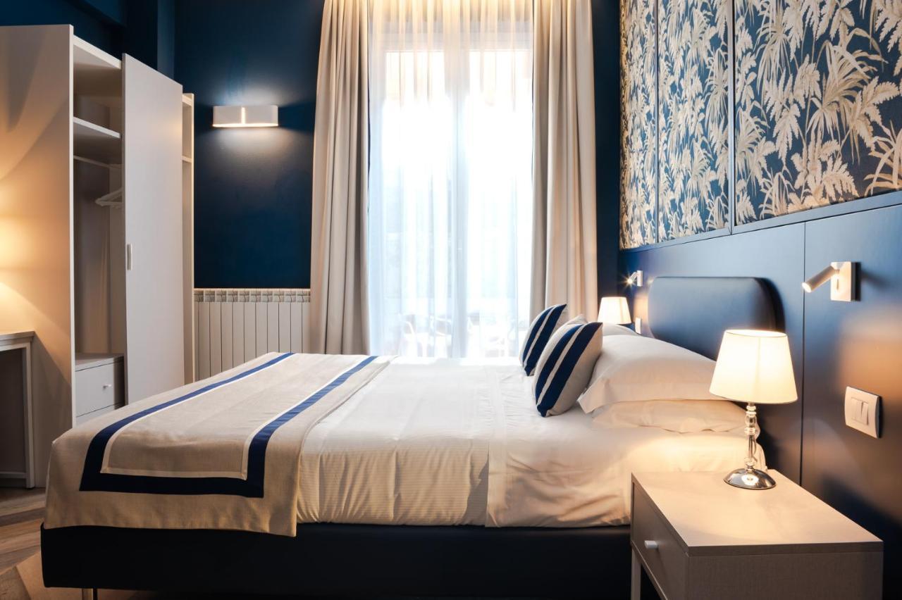 Hotel Monte Rosa Кьявари Экстерьер фото