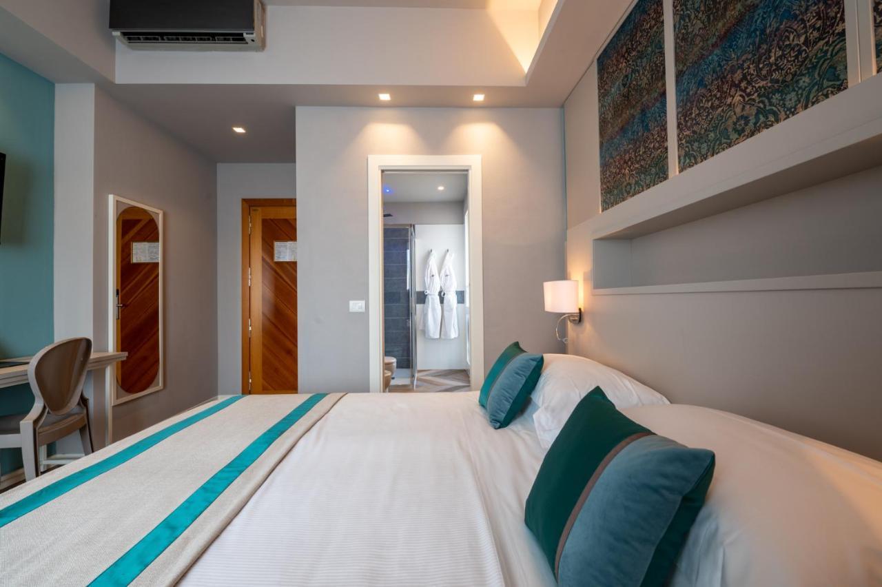Hotel Monte Rosa Кьявари Экстерьер фото