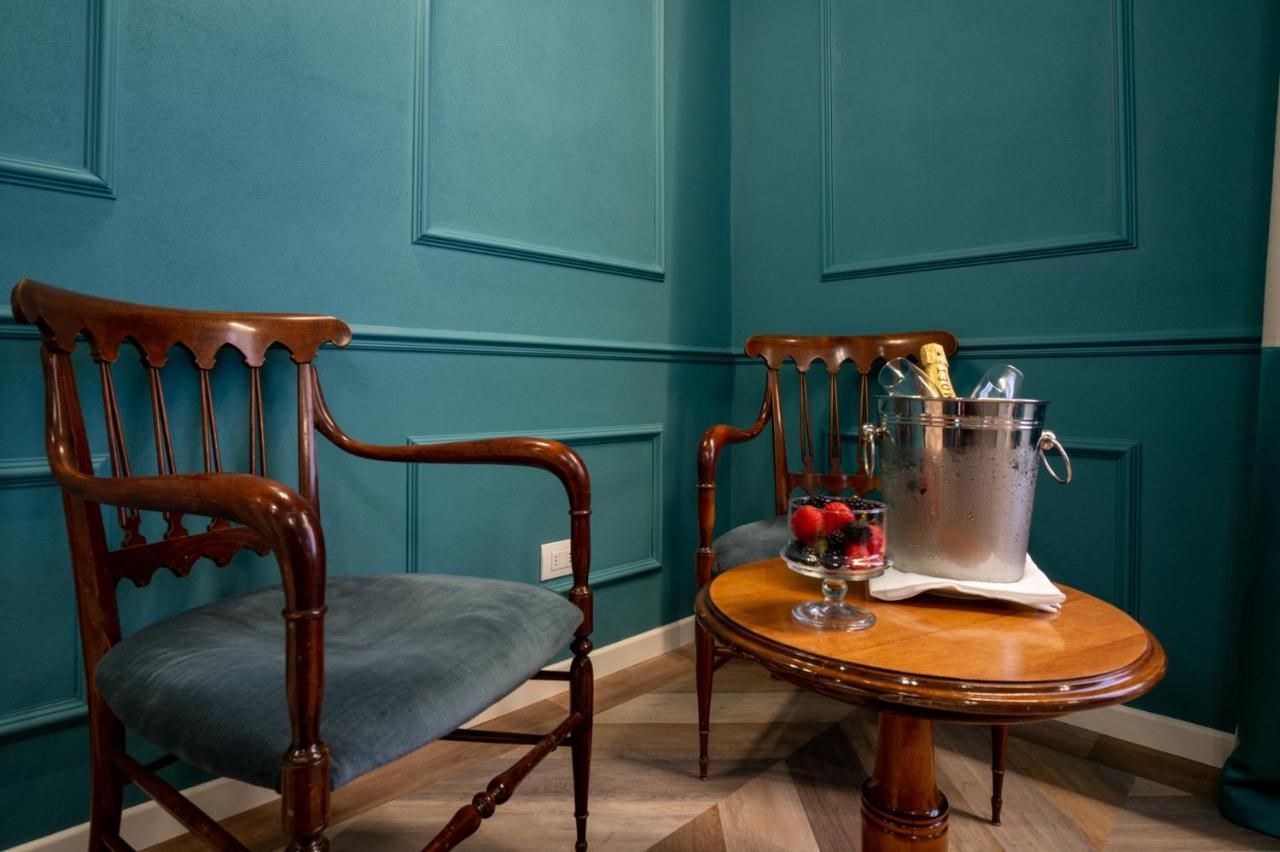 Hotel Monte Rosa Кьявари Экстерьер фото