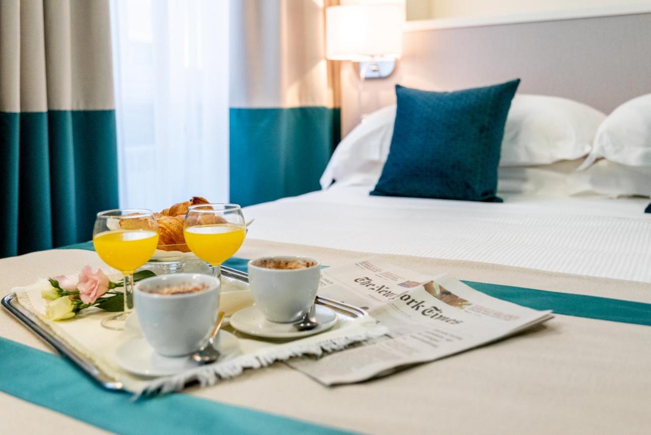 Hotel Monte Rosa Кьявари Экстерьер фото