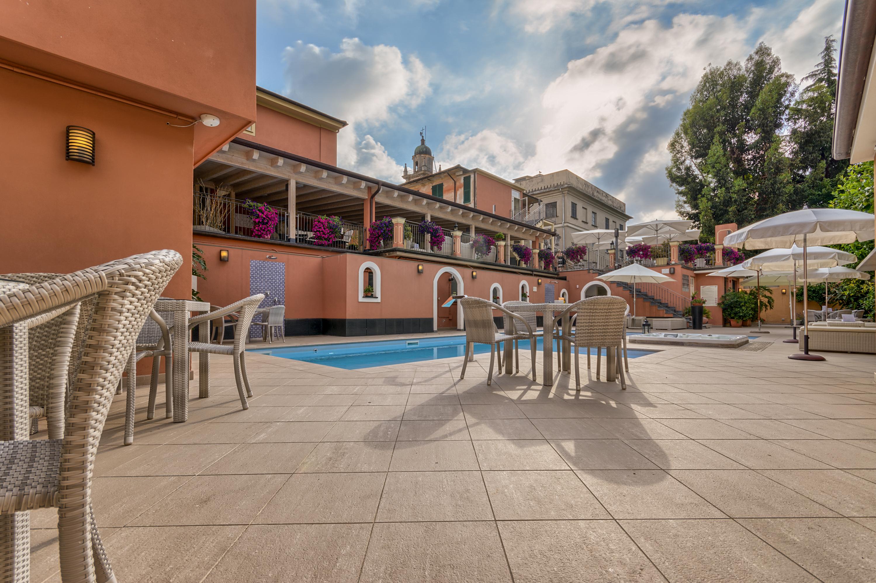 Hotel Monte Rosa Кьявари Экстерьер фото