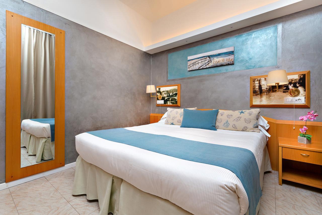 Hotel Monte Rosa Кьявари Экстерьер фото