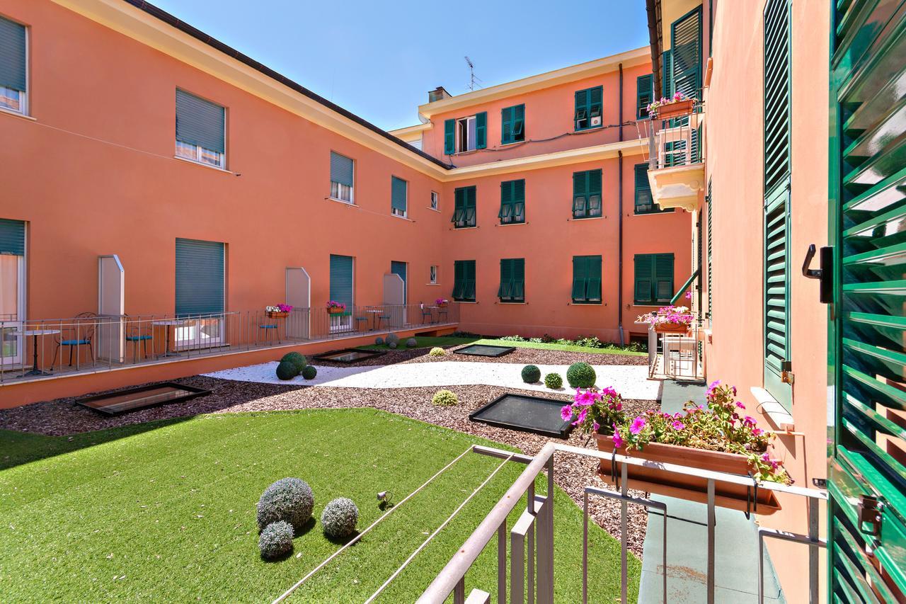 Hotel Monte Rosa Кьявари Экстерьер фото